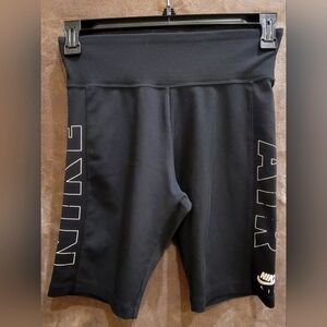 Nike Stretch Athletic Shorts Size M